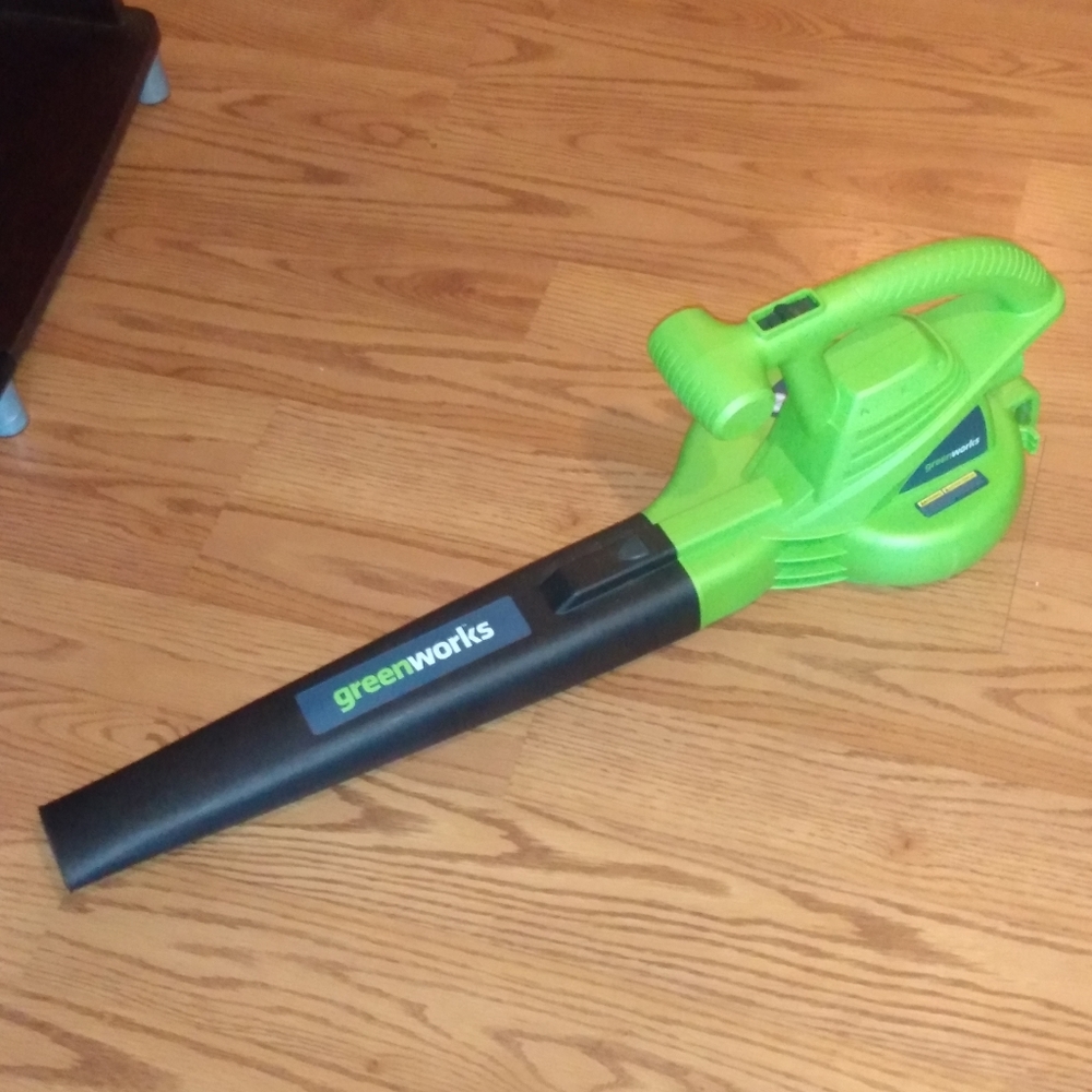 Hand blower